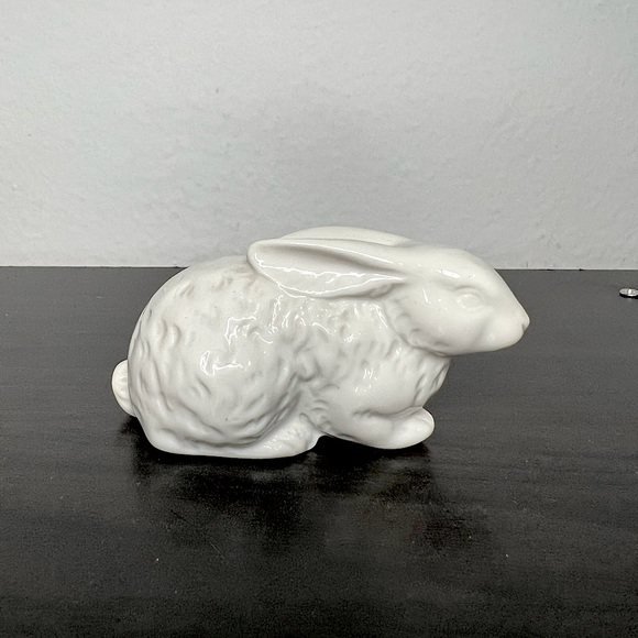Minimalistic Ceramic Bunny Rabbit Statue Figurine - Picture 2 of 5